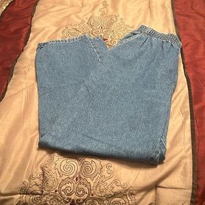 Chic petite jeans with pockets